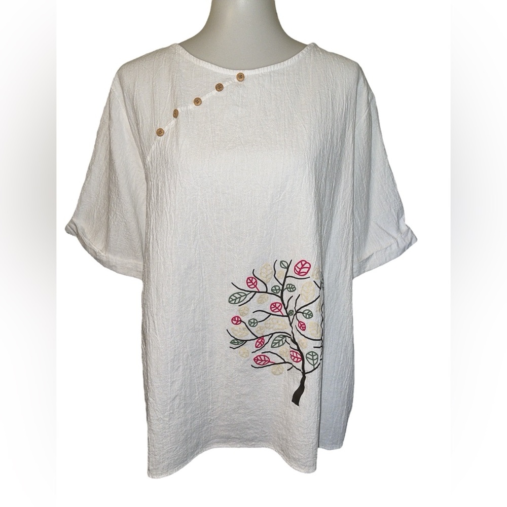 White Pullover Top with decorative buttons and tree design Size 3XL